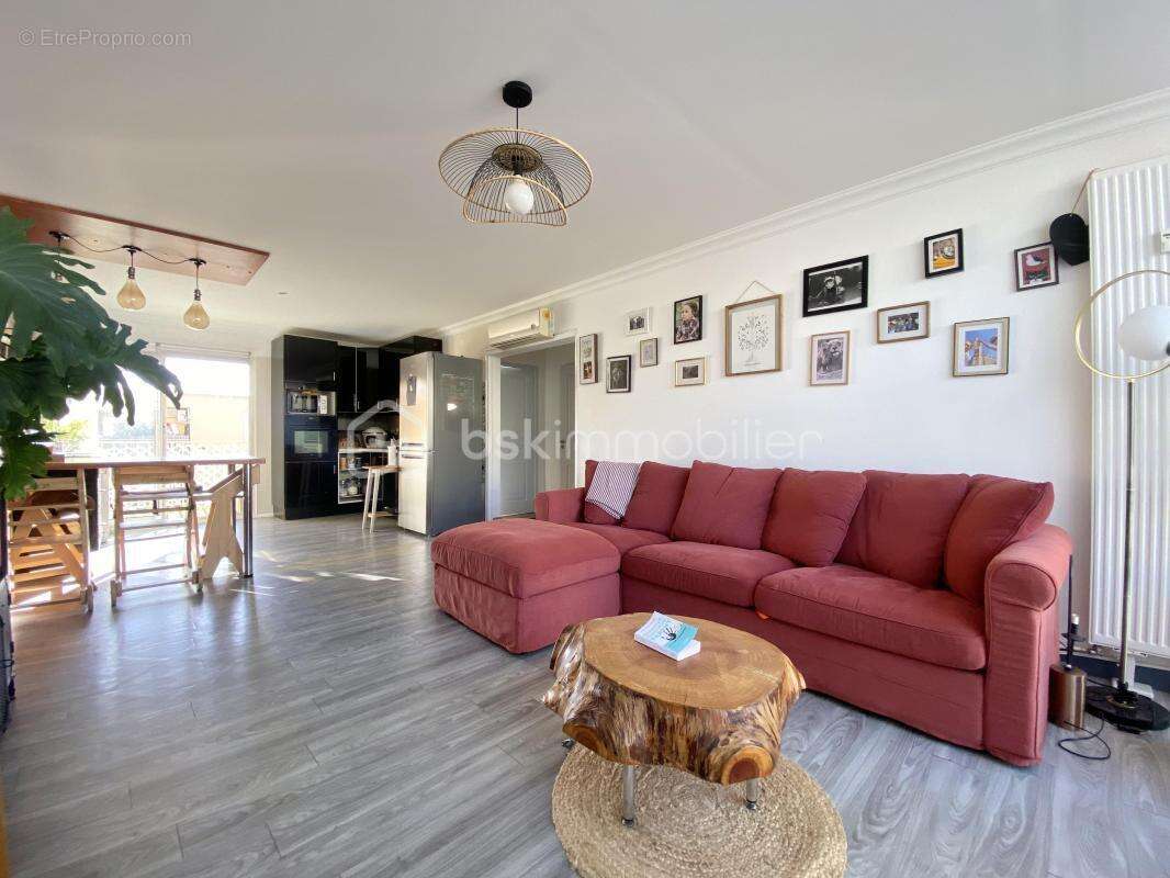 Appartement à SIX-FOURS-LES-PLAGES