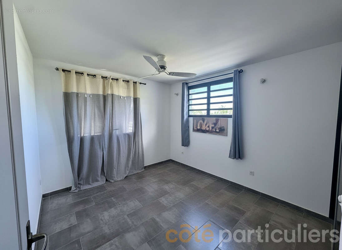 A vendre t4  vide de 71 m² - la saline les bains - photo 7