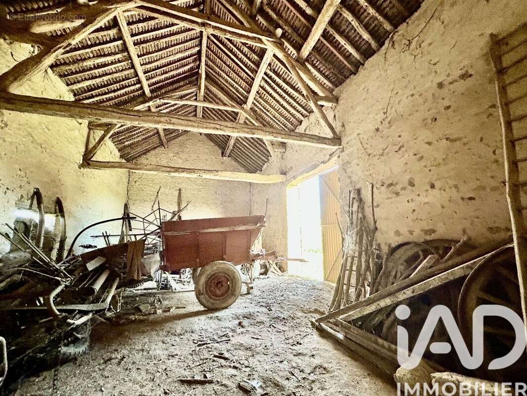 Maison 187 m² à Chaintreaux  - photo 2