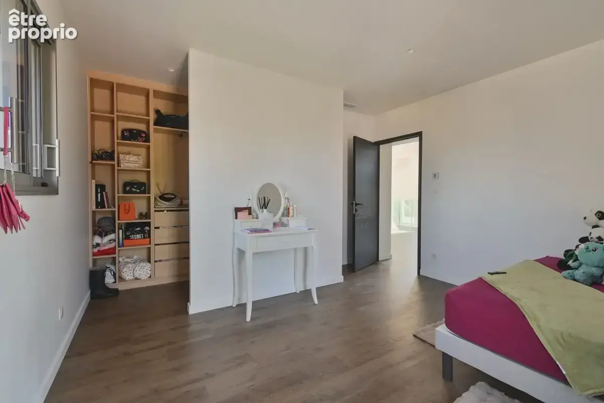 Villa de 215m2 sur terrain clos de 1500m2 4 chambres. - photo 13