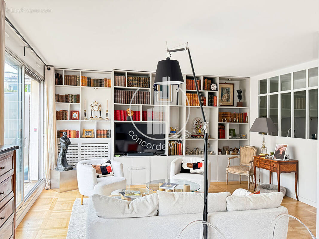 Appartement à NEUILLY-SUR-SEINE