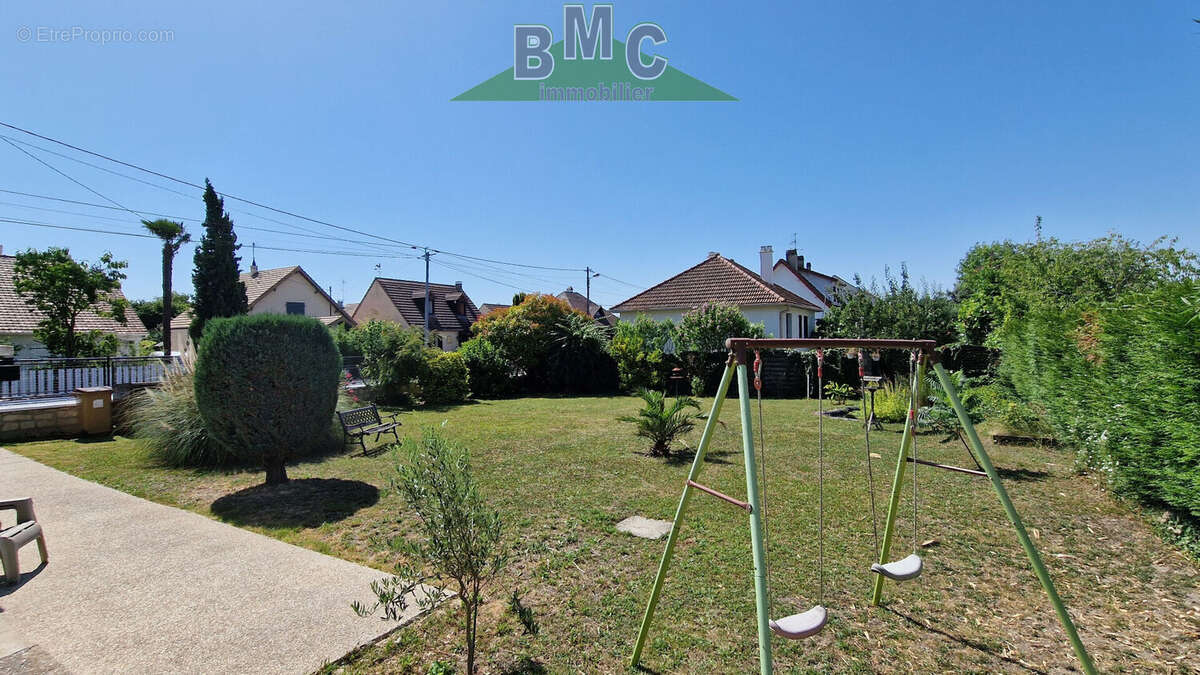 Terrain à LE PLESSIS-BOUCHARD