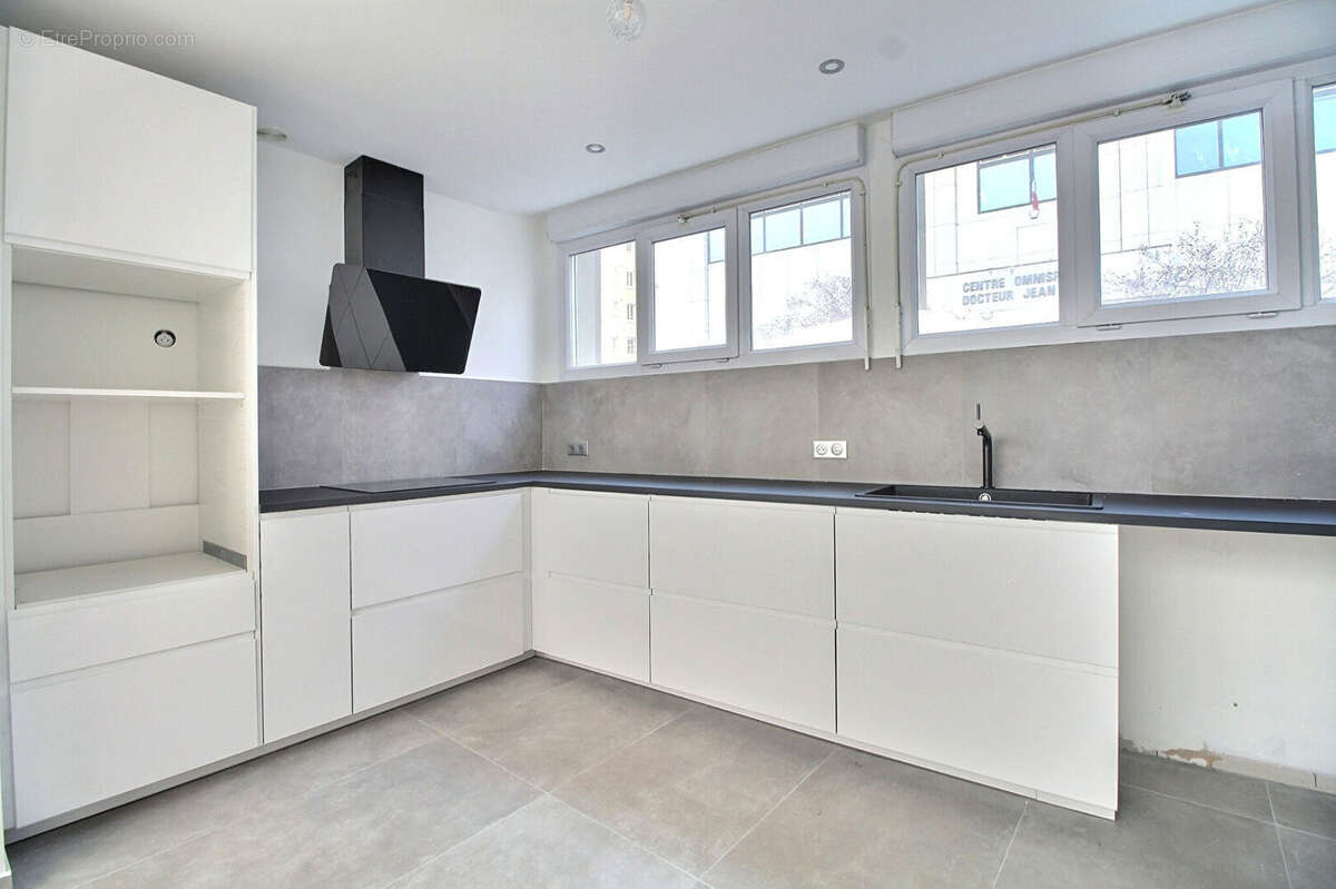Appartement à LA GARENNE-COLOMBES