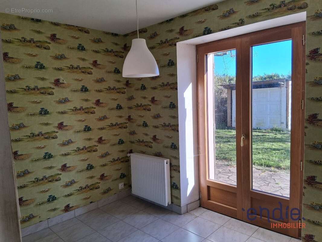 Maison à LOUROUX-DE-BEAUNE