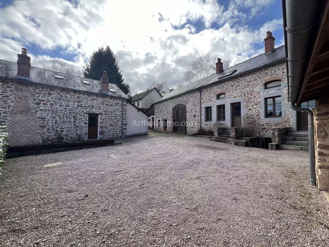 Maison à MOUX-EN-MORVAN