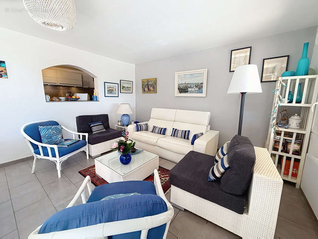 Maison à LES ISSAMBRES