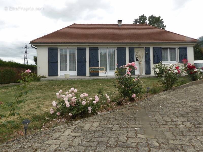 Maison à COMMENTRY
