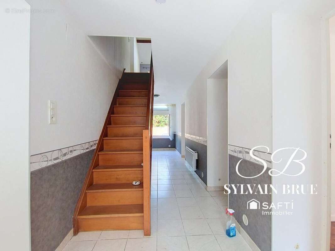 Maison 187 m² à Cazes-Mondenard  - photo 6