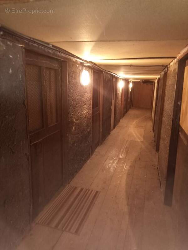 Appartement à COURS-LA-VILLE