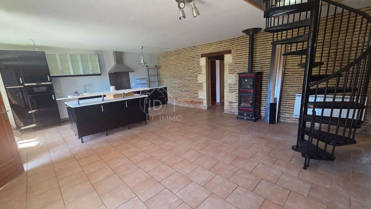 Maison à MONTPON-MENESTEROL
