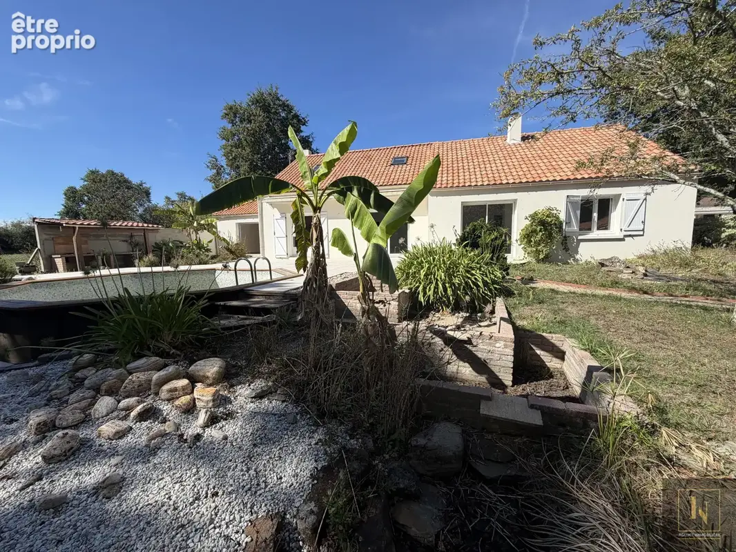 PORNIC, au calme et sur terrain de 2000 m2, maison non mitoyenne de 220 m2 avec vie de plain pied - photo 12