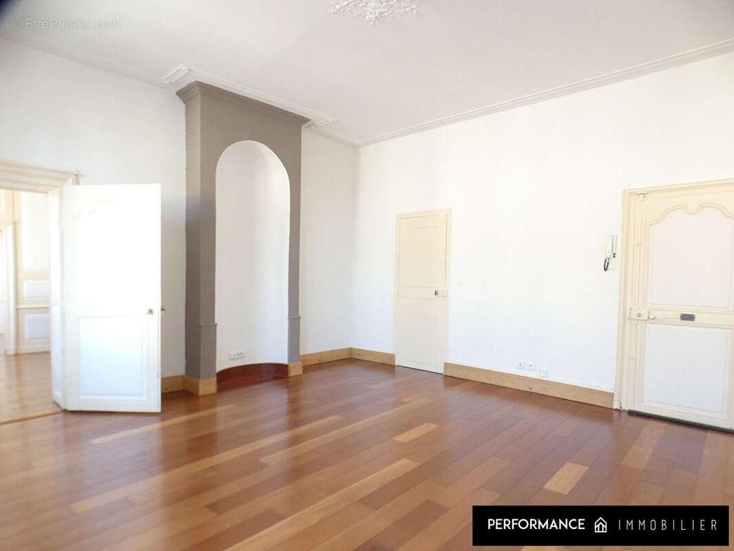 Appartement  lumineux de caractère Toul 3 pièce(s) 92 m2 - photo 3