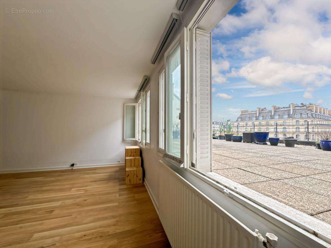 Appartement 106 m² à Paris-9e  - photo 3