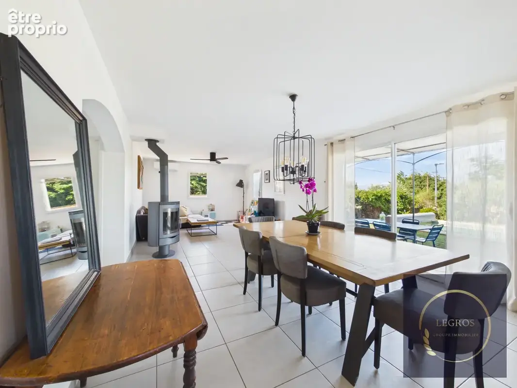 Maison individuelle de 140 m2 sur une parcelle de 557 m2 avec piscine, garage et abri. - photo 4