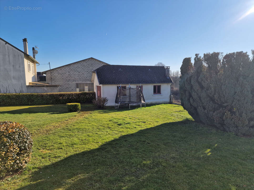Maison à ALLASSAC