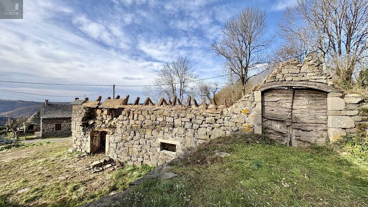 Maison à MONTPEYROUX