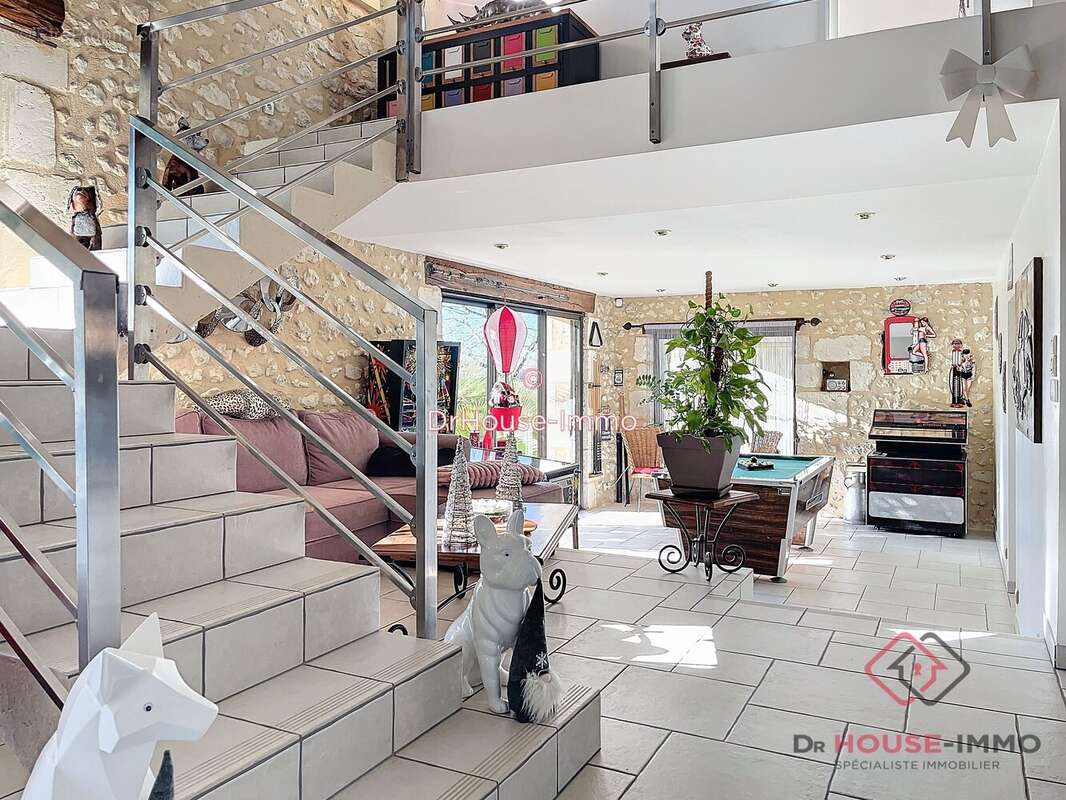 Maison 299 m² à Saint-Astier  - photo 67