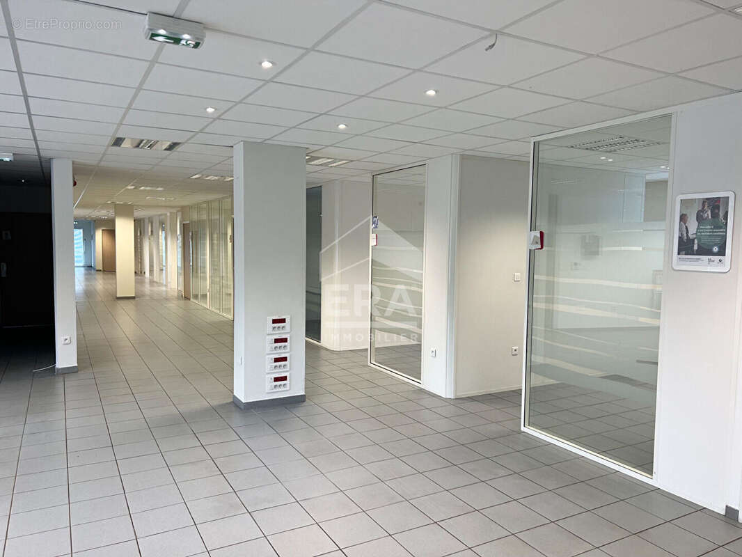 Local commercial 570m² à doullens - photo 8