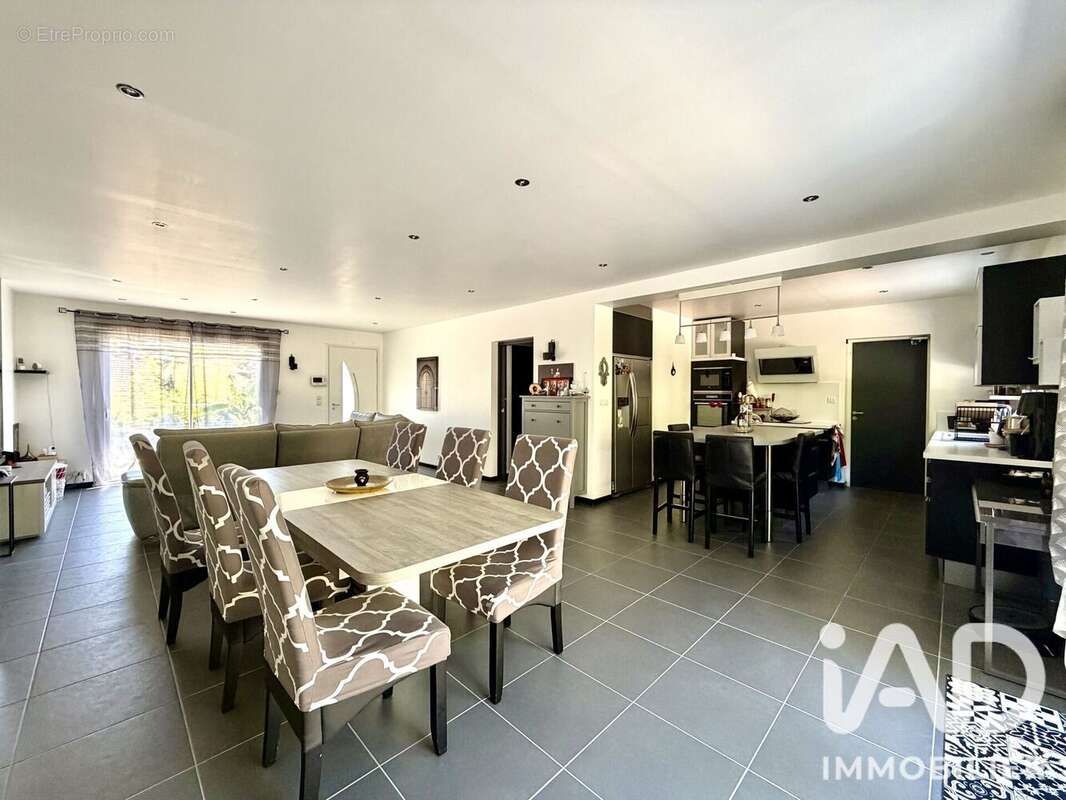 Maison 185 m² à Blere  - photo 3