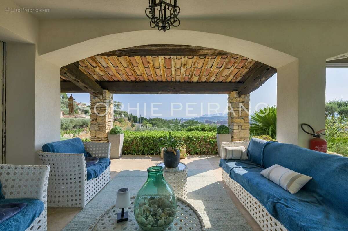 Maison à MOUGINS