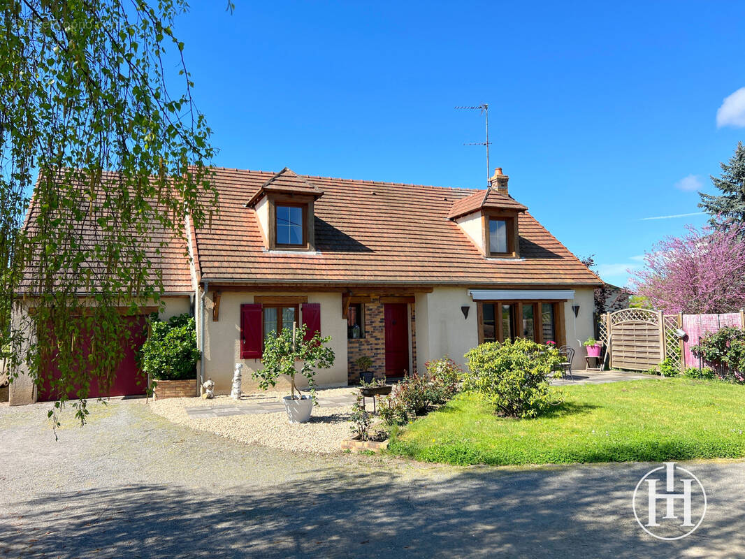 Maison à LA GROUTTE