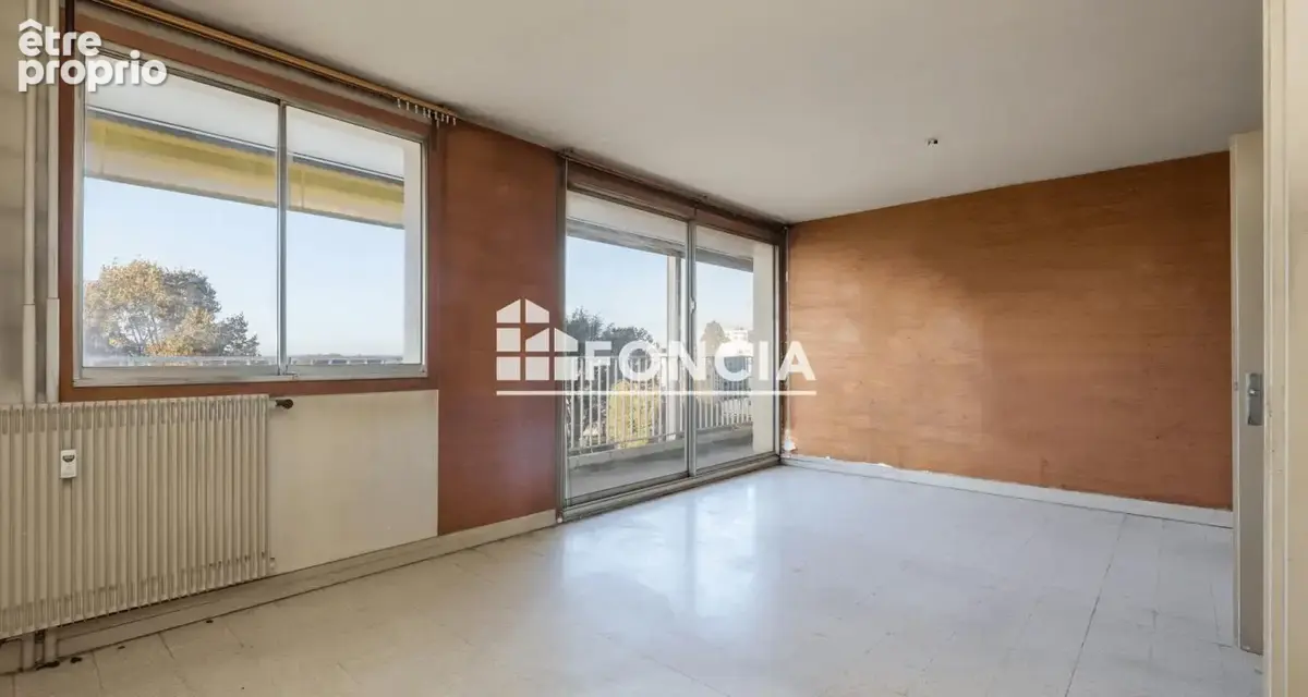 Appartement à MONT-SAINT-AIGNAN