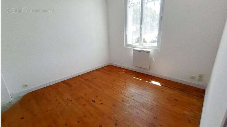 Commerce à BRETTEVILLE