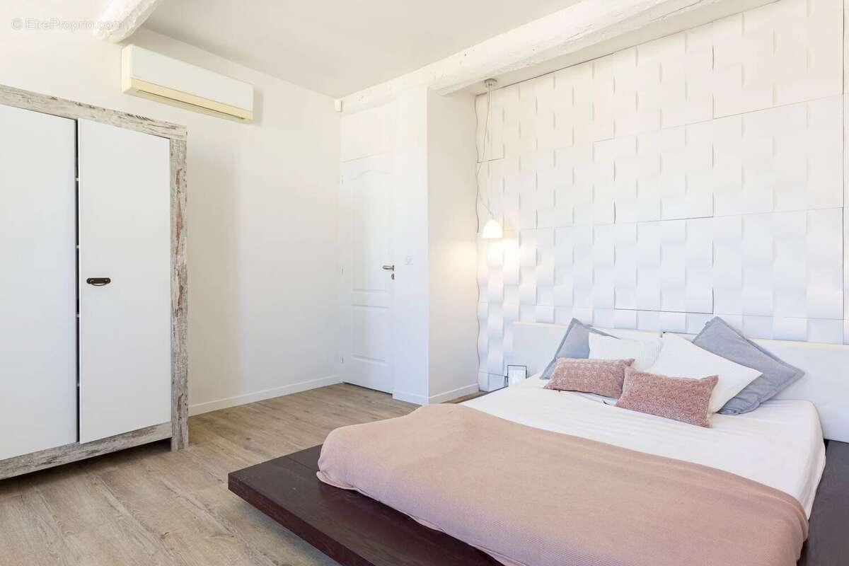 Appartement à LA GARDE-FREINET