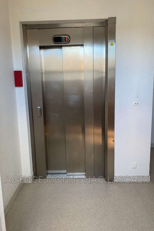 Commerce à MONTIGNAC