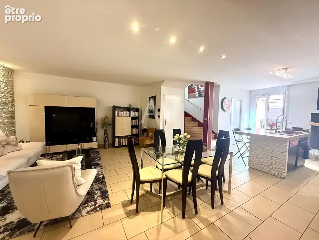 Maison de village de 90m² avec ascenseur, garage et terrasse - photo 2