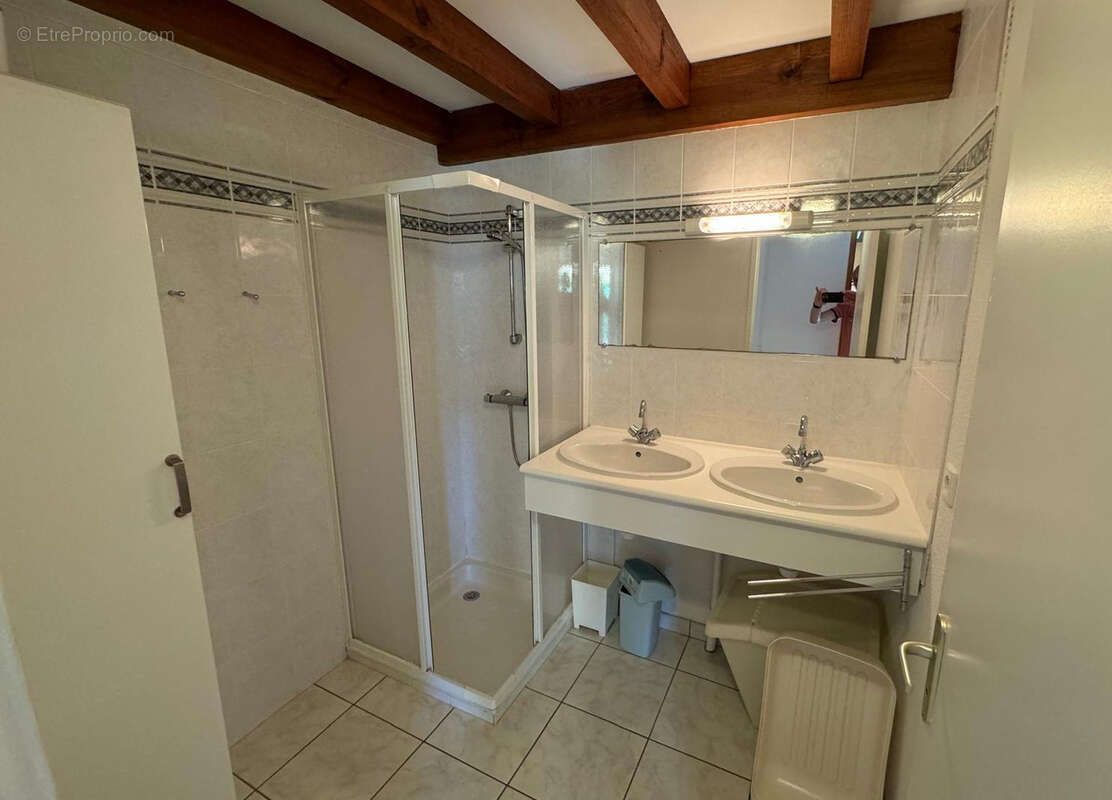 Appartement à SAINT-JULIEN-EN-BORN