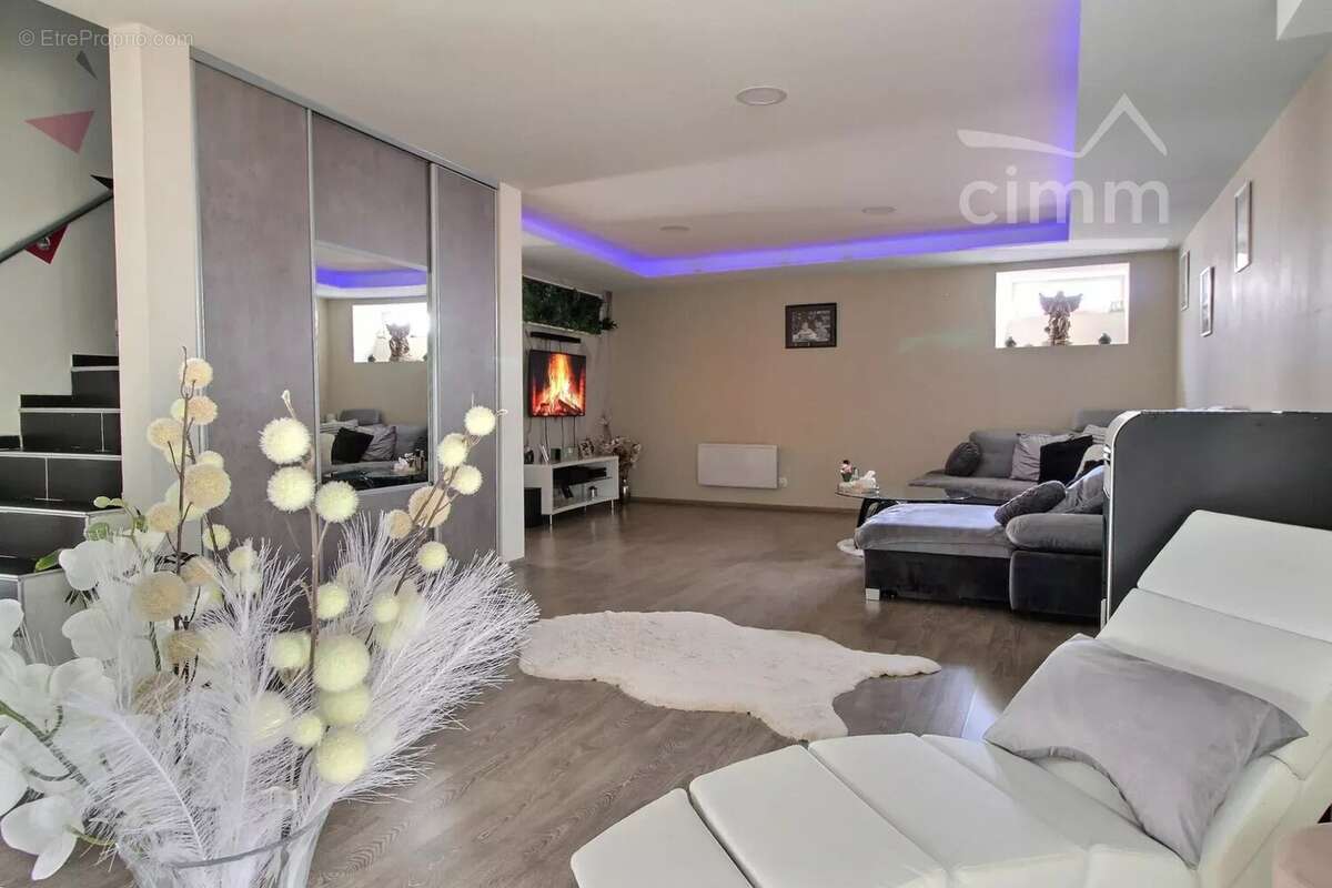 Maison à LES AIX-D'ANGILLON