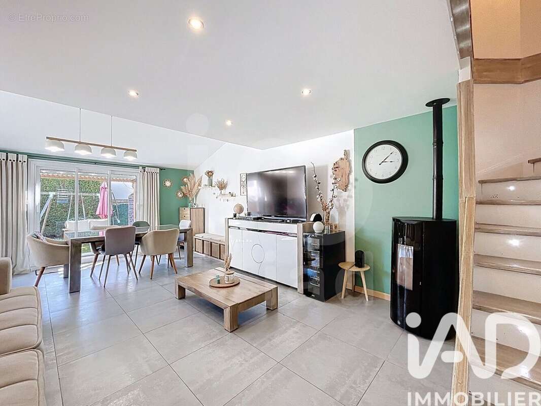 Photo 2 - Maison à PONTAULT-COMBAULT