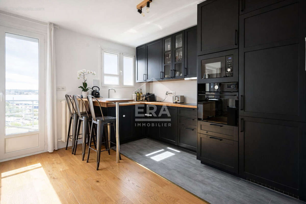 Appartement à ISSY-LES-MOULINEAUX