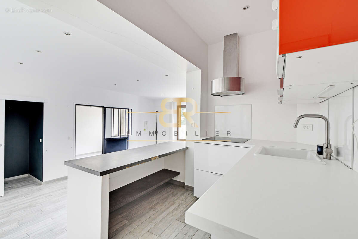 Appartement à PARIS-11E