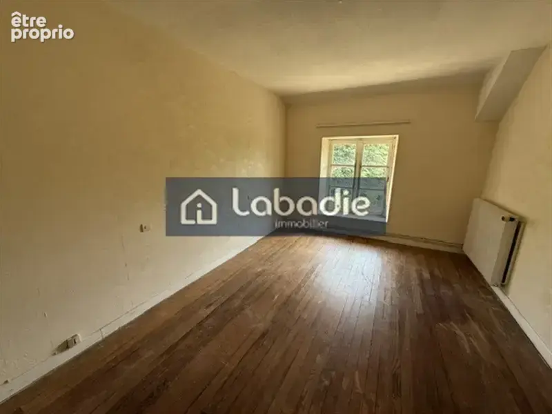 Maison 5 pièces - 3 chambres -3165m2 plusieurs dépendances à Vire - photo 4