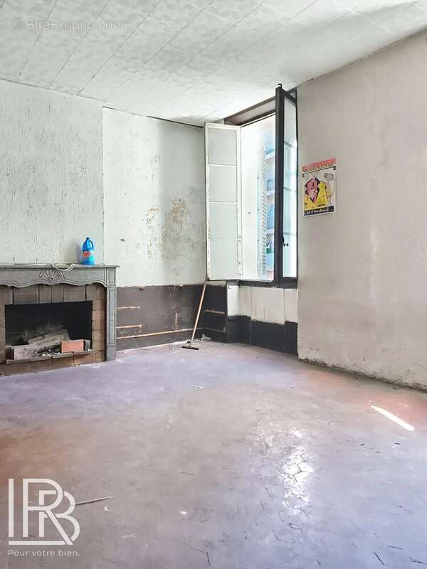 Appartement à MARSEILLE-4E