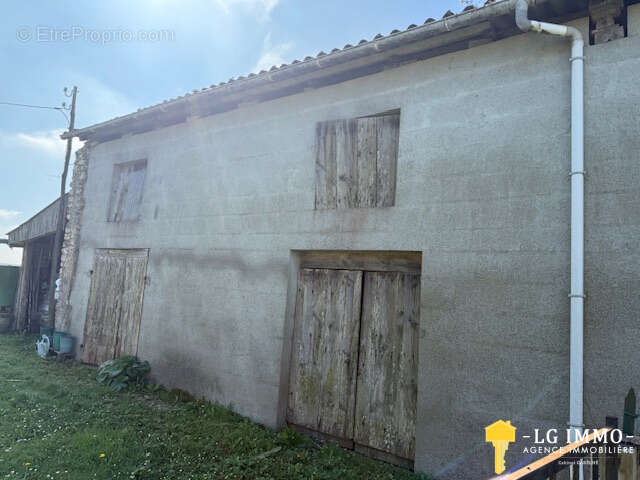 Maison à SAINT-THOMAS-DE-CONAC