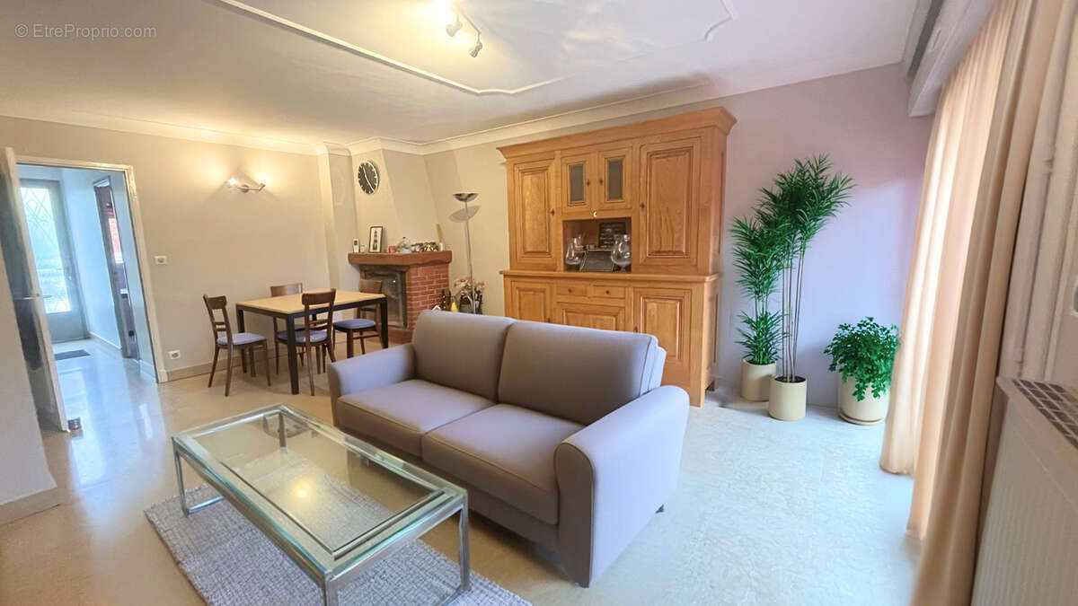 Maison à SAINT-JUERY