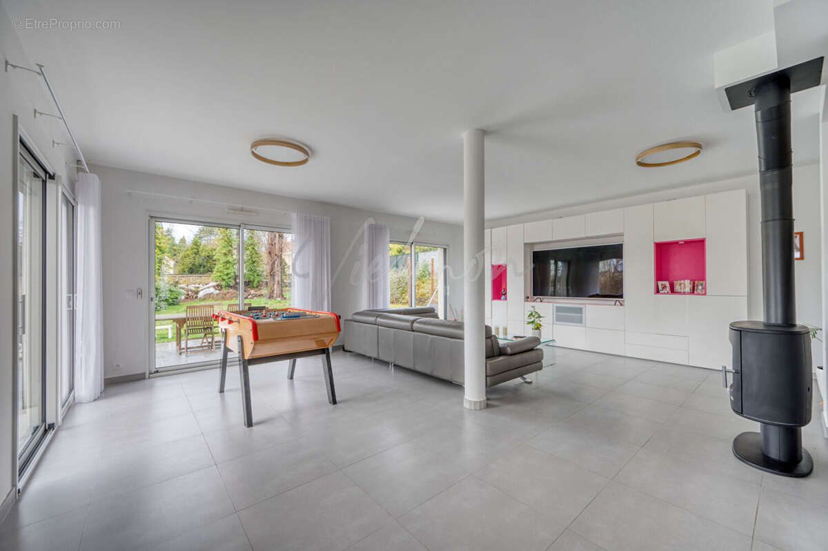 Maison à CRESPIERES