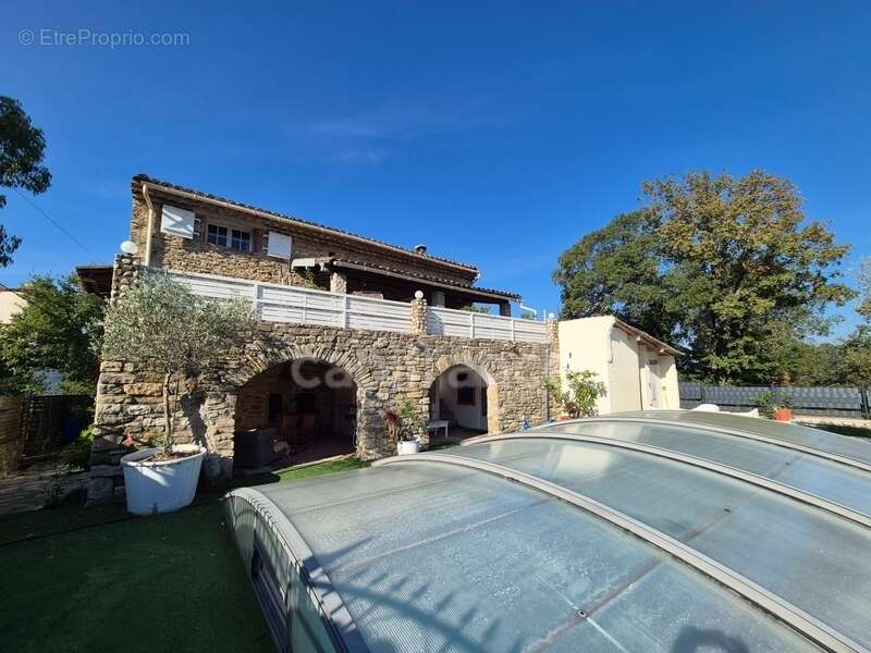 Maison à VEZENOBRES