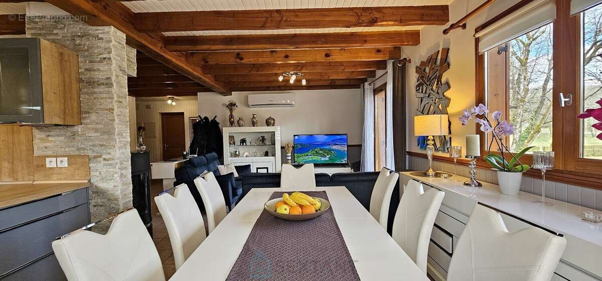 Maison à LACHAPELLE-AUZAC