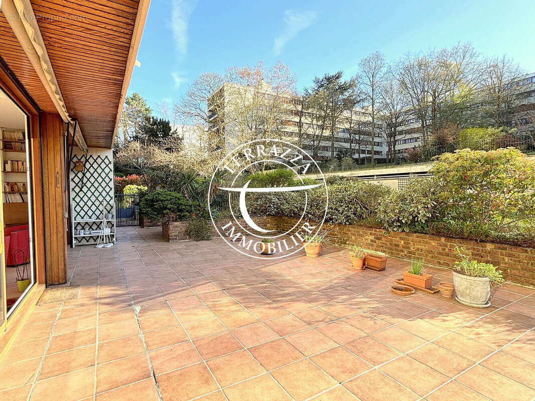 Appartement à LA CELLE-SAINT-CLOUD