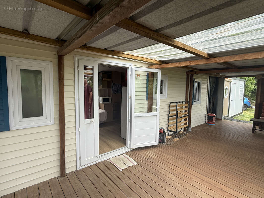 Appartement à LES BESSONS