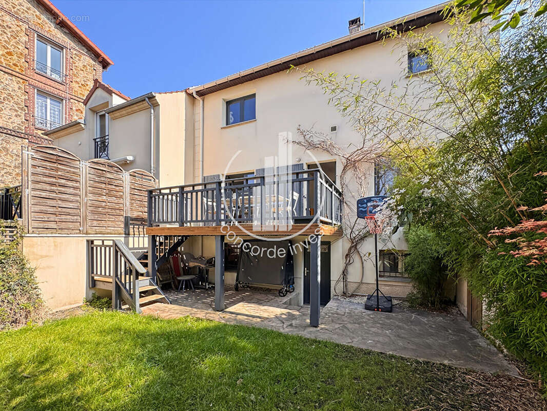 Maison à LA GARENNE-COLOMBES