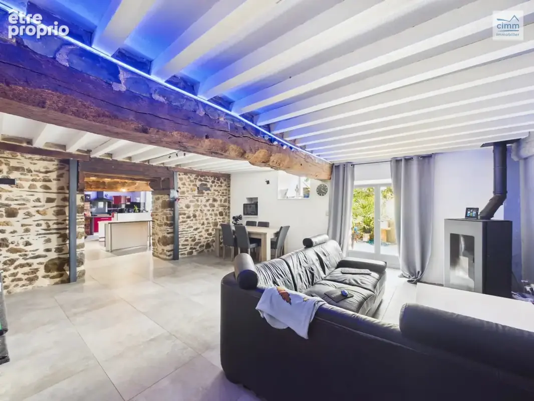 Longère en pierre de 152 m² sur un terrain de 794 m² - photo 7