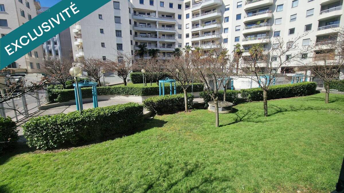 Photo 1 - Appartement à LYON-6E
