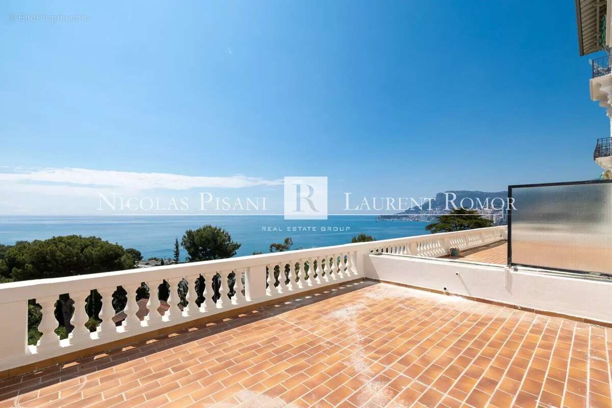 Appartement à ROQUEBRUNE-CAP-MARTIN