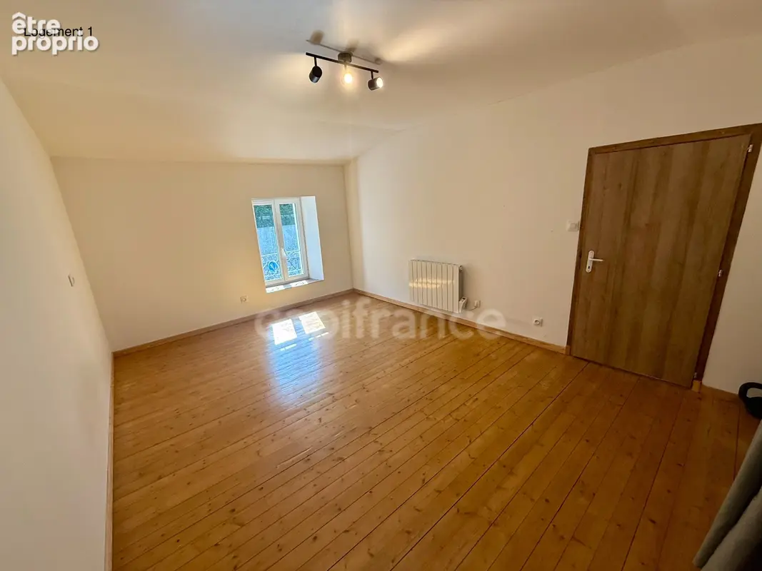 Maison avec deux logements indépendants : une opportunité rare pour habiter, investir ou réunir plusieurs générations - photo 4