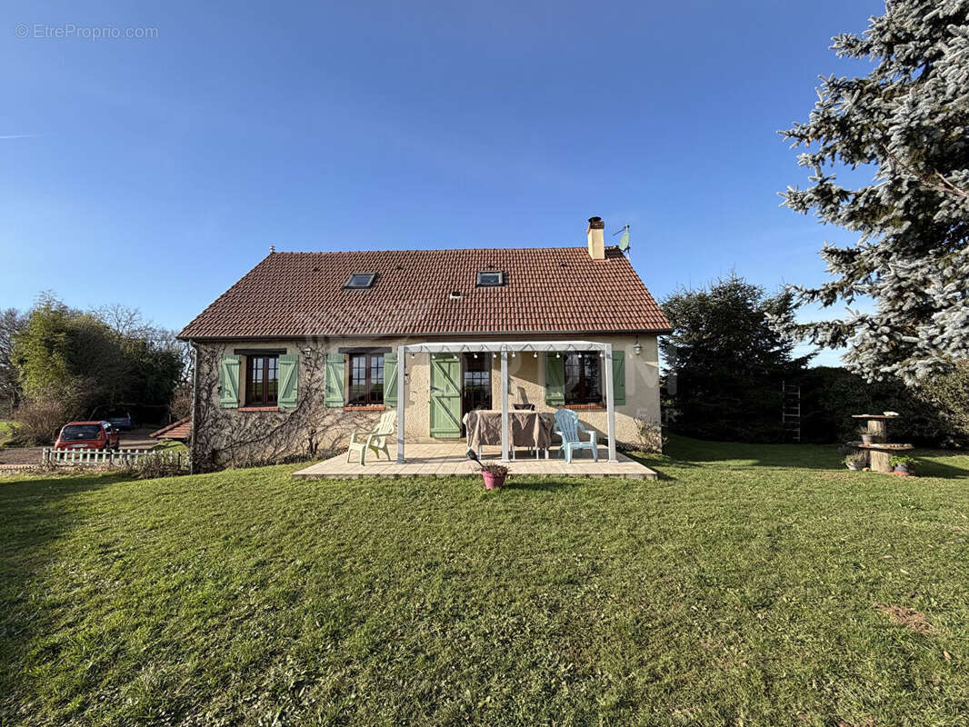 Maison à COSNE-COURS-SUR-LOIRE